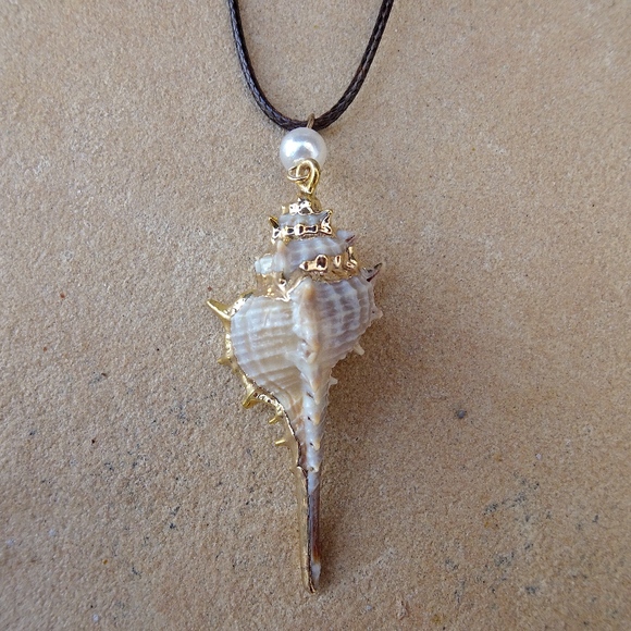 Unbranded Jewelry - Long Boho Beach Gold Dipped Shell & Pearl Necklace